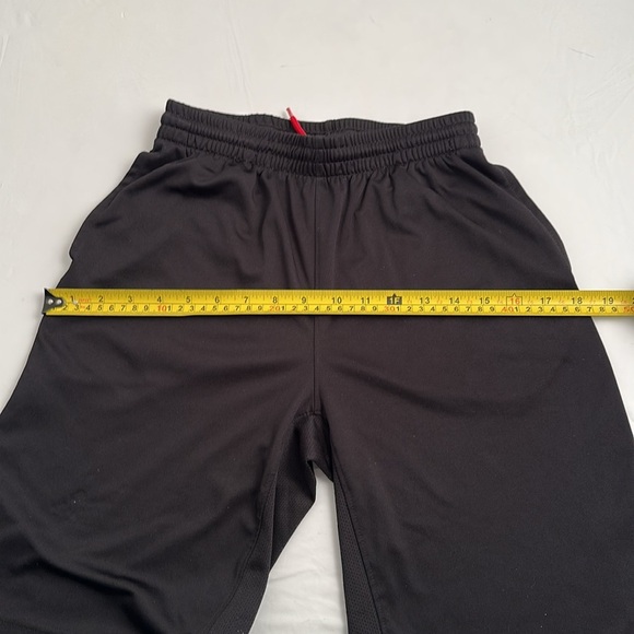 Nike DriFit black basketball athletic shorts - Picture 6 of 7